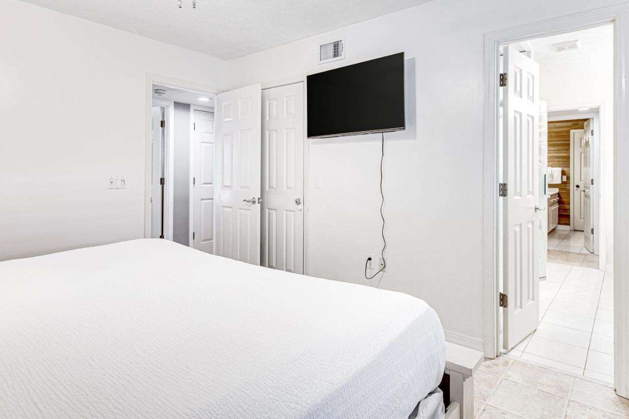 Sunshine'S Holiday Panama City Beach Exterior photo